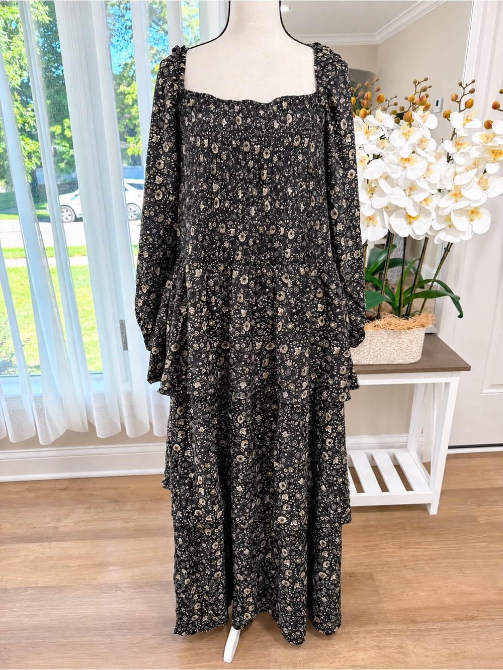 Dress Women’s City Chic Black Floral Maxi 100% Viscose 3X Long Sleeve Tiered